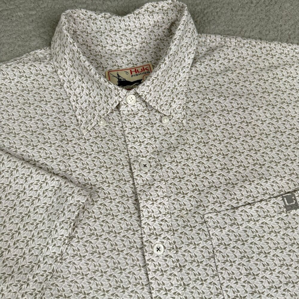 Huk Fishing Shirt Mens Large White Lure Print Button Front Performance Stretch